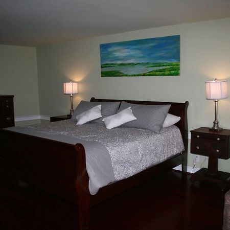 Shea'S Riverside Inn & Motel Essex Dış mekan fotoğraf