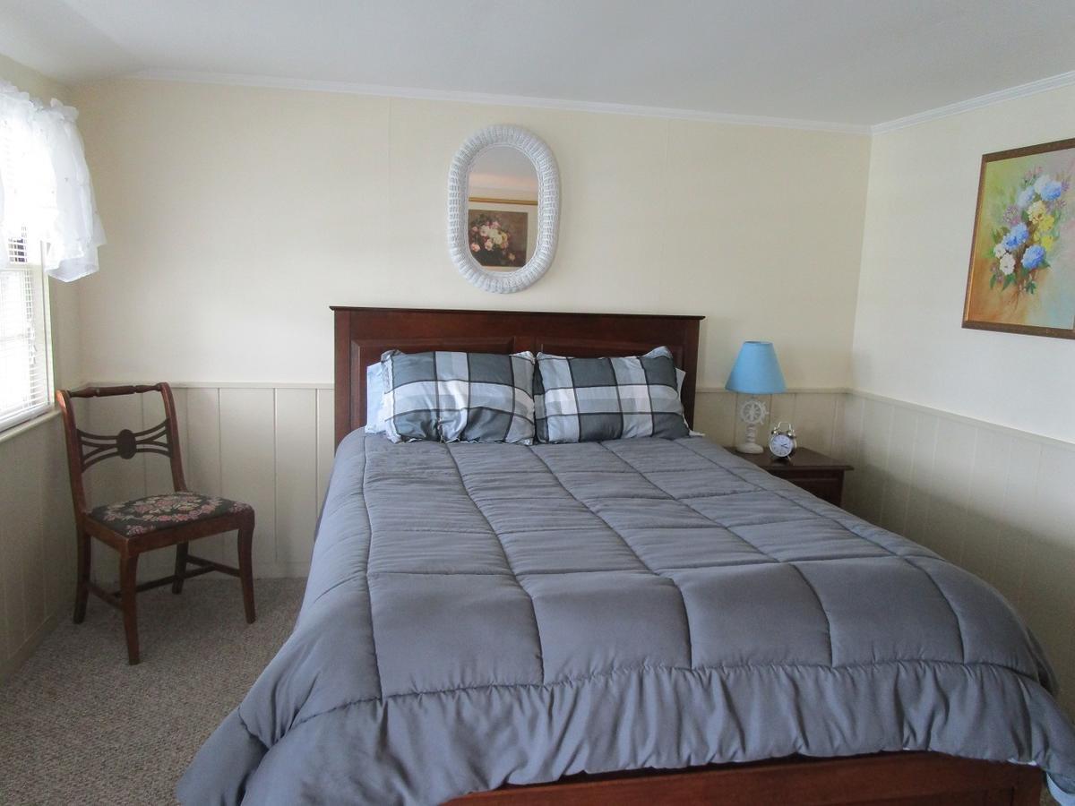 Shea'S Riverside Inn & Motel Essex Dış mekan fotoğraf