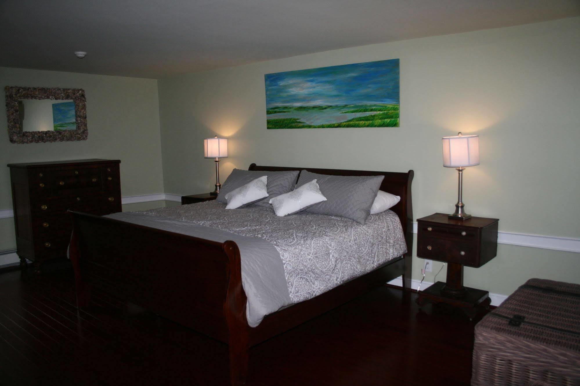 Shea'S Riverside Inn & Motel Essex Dış mekan fotoğraf