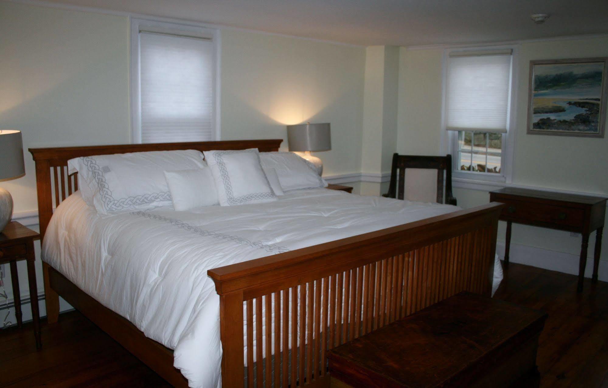 Shea'S Riverside Inn & Motel Essex Dış mekan fotoğraf